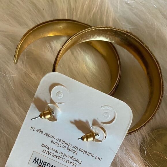 Large  Python Snake Colored Hoop Earrings NWT - Picture 4 of 4